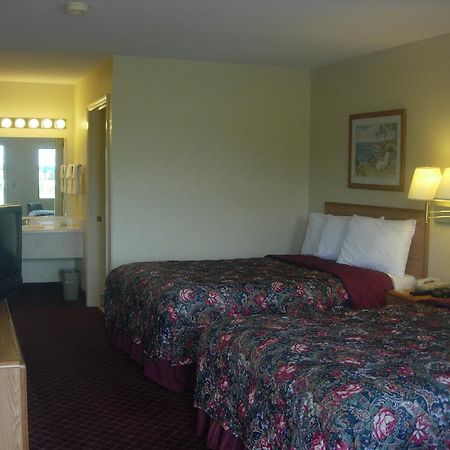 Western Inn & Suites Дуглас Экстерьер фото