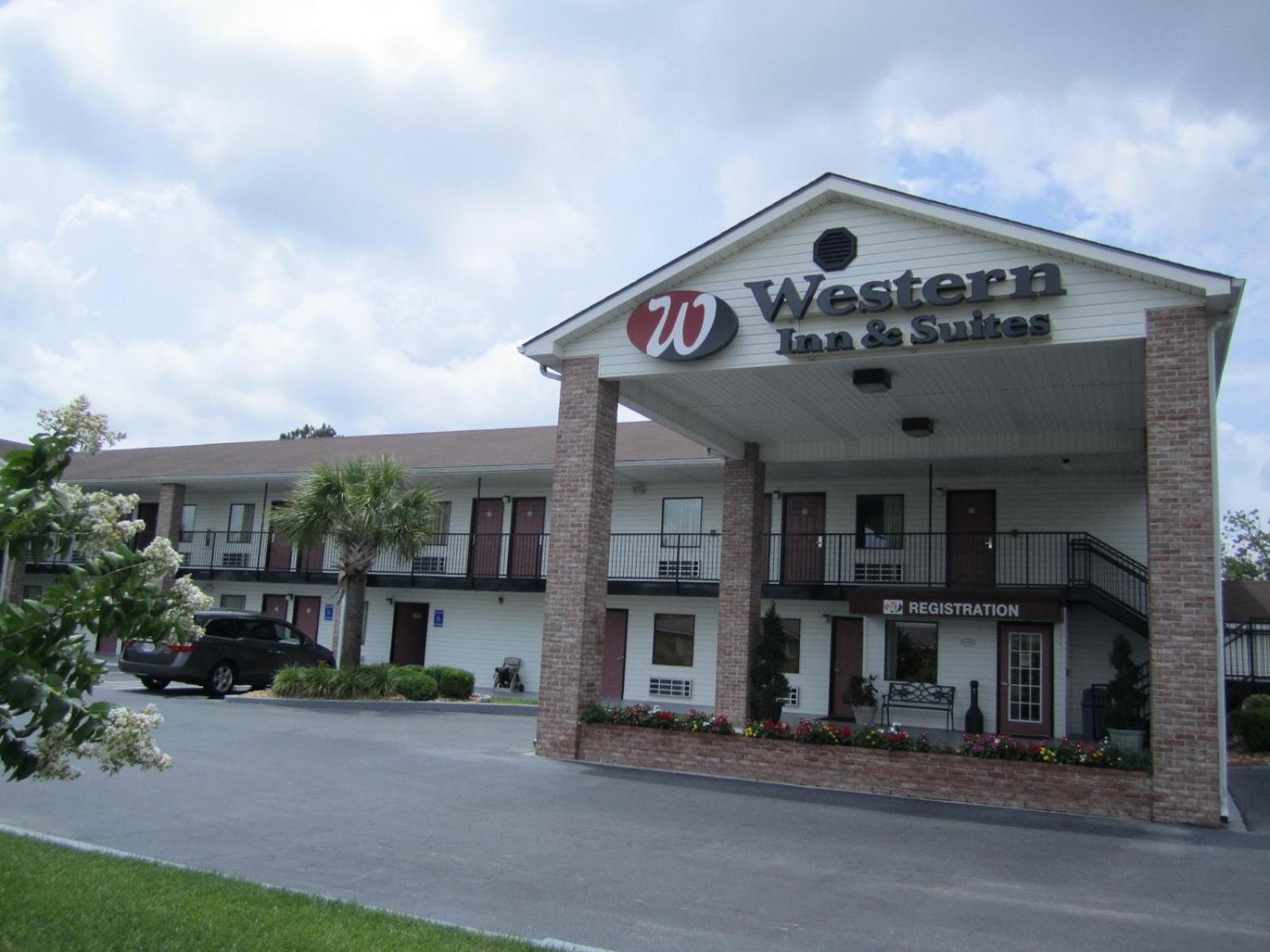 Western Inn & Suites Дуглас Экстерьер фото